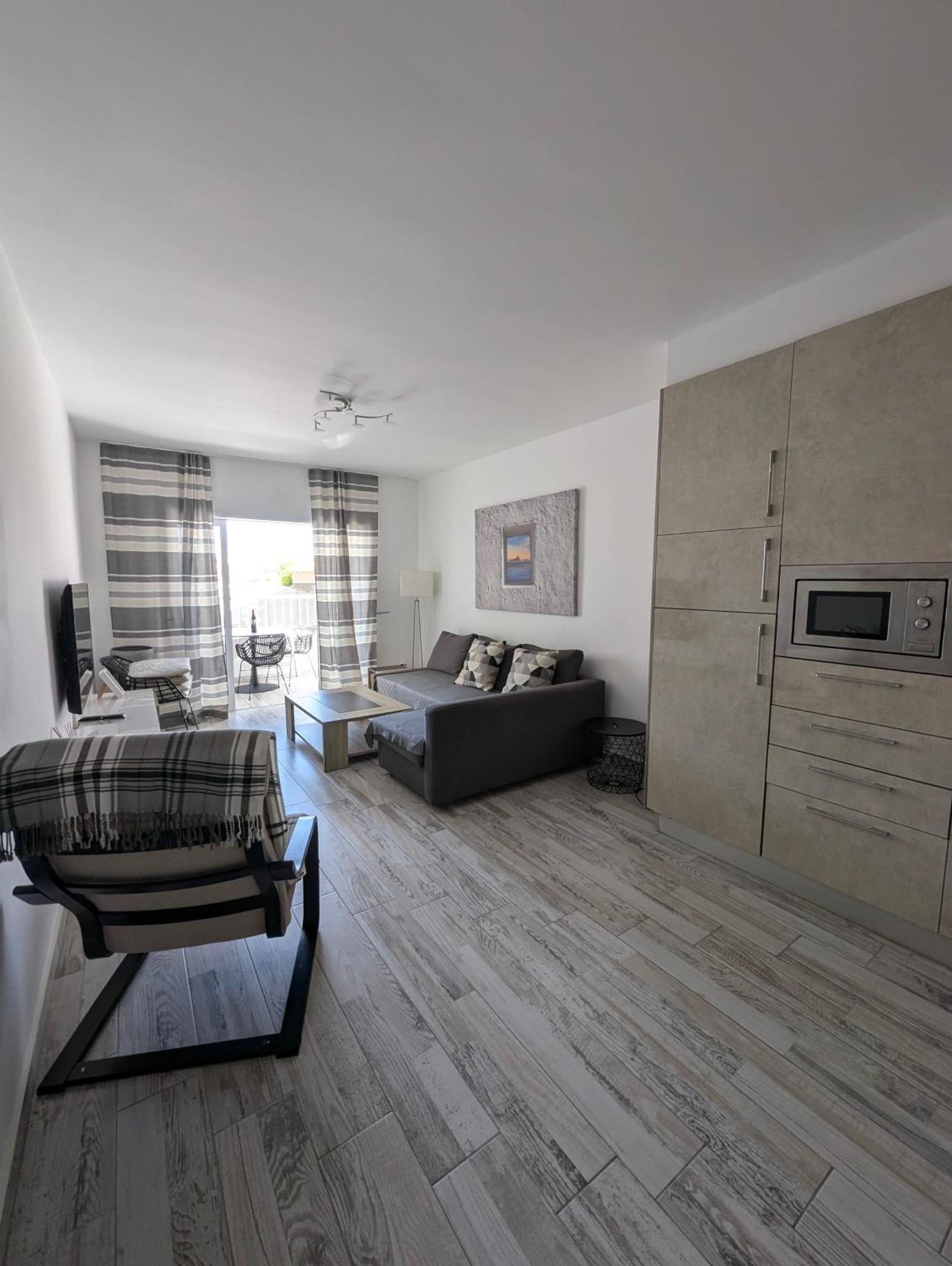 Cozy Apartment In Los Cristianos Guincho  Exterior photo